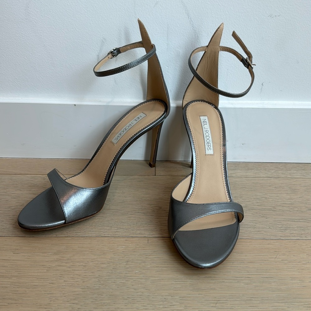 NEIL J RODGERS - ZAHA SANDAL